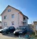 ** 3-Familienhaus mit großem Garten! ** - Hausansicht mit Stellplätzen