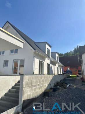 Moderne Doppelhaushälfte mit Smarthome-Funktionen in Pforzheim – Ihr neues Traumhaus!, 75181 Pforzheim, Doppelhaushälfte