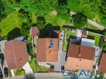 Großzügiges Zweifamilienhaus mit Garten und Privatsphäre, 75179 Pforzheim, Zweifamilienhaus