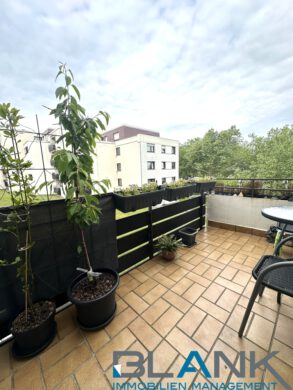 3-Zimmer-Etagenwohnung mit 2 Balkonen, Stellplatz und Einbauküche, 75175 Pforzheim, Etagenwohnung