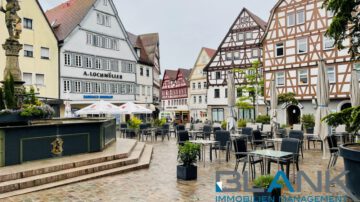 Großzügige 4–5-Zimmer-Dachgeschosswohnung mit Bühne – Altbaucharme am Marktplatz Leonberg, 71229 Leonberg, Dachgeschosswohnung