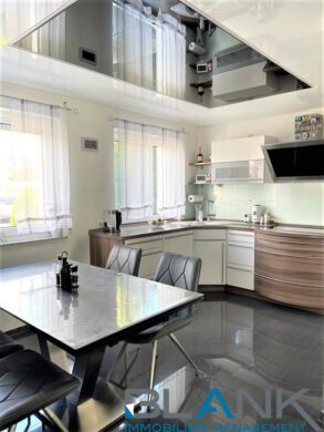 PF-Buckenberg – Tolles Reihenhaus mit schönem Garten!, 75181 Pforzheim, Reihenhaus