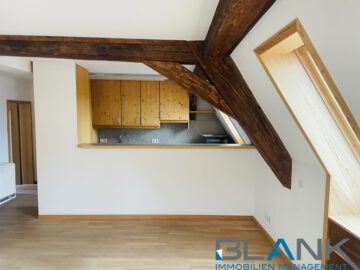 Großzügige 4–5-Zimmer-Dachgeschosswohnung mit Bühne – Altbaucharme am Marktplatz Leonberg, 71229 Leonberg, Dachgeschosswohnung