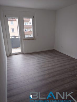 Modernisierte 2-Zimmer-Wohnung mit Balkon, sofort verfügbar, ideal für Kapitalanleger & Eigennutzer!, 75177 Pforzheim, Etagenwohnung