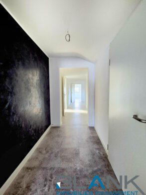 3-Zimmer-Dachgeschosswohnung mit EBK und zusätzlicher Nutzfläche in ruhige Lage!, 75175 Pforzheim, Dachgeschosswohnung