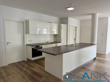 4,5-Zimmer-Wohnung mit 134 qm WFL inkl. EBK | + 90,00 qm Hobbyraum | + Gartenanteil | 3 Stellplätze – Sofort frei, 71229 Leonberg, Erdgeschosswohnung