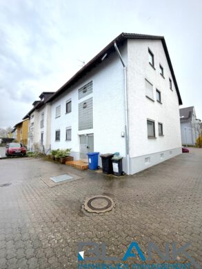 Wertbeständig investieren 7-Familienhaus mit gepflegter Struktur und sicherer Mietrendite!, 76149 Karlsruhe / Neureut, Mehrfamilienhaus
