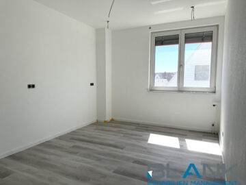 Großzügige 4 Zimmer Wohnung mit Loggia – Erstbezug, 71083 Herrenberg-Kuppingen, Wohnung