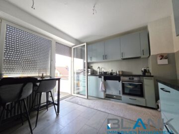 Großzügige 4-Zimmer-Wohnung mit ca. 119,5 m² im 1. OG und zwei Balkonen in begehrter Wohnlage, 75175 Pforzheim, Etagenwohnung