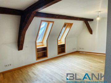 Attraktive 4–5-Zimmer-Dachgeschosswohnung mit ca. 80 m² Bühnenfläche in Leonberg, 71229 Leonberg, Dachgeschosswohnung