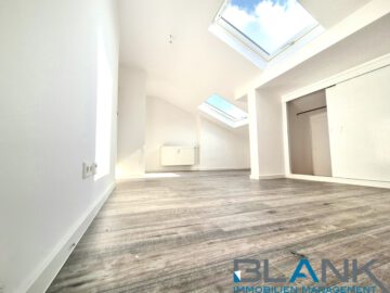 Solide Kapitalanlage in ruhiger Lage: Neuwertige 3-Zimmer-Dachgeschosswohnung mit Einbauküche, 75175 Pforzheim, Dachgeschosswohnung