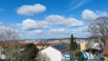 Solide Kapitalanlage in ruhiger Lage: Neuwertige 3-Zimmer-Dachgeschosswohnung mit Einbauküche, 75175 Pforzheim, Dachgeschosswohnung