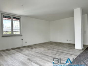 Schöne 3 Zimmerwohnung mit Balkon – Erstbezug, 71083 Herrenberg, Etagenwohnung