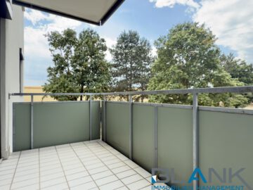 Attraktive 3-Zimmer-Eckwohnung mit zwei Balkonen und Feldblick, 71735 Eberdingen / Hochdorf, Etagenwohnung