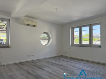 Hochattraktive 3 Zimmer Wohnung mit eigenem Eingang und Balkon – Erstbezug, 71083 Herrenberg / Kuppingen, Erdgeschosswohnung